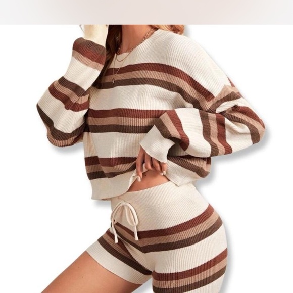 Knitted sweater and shorts 2 piece set | loungewear | cream & burgundy striped - Picture 2 of 4